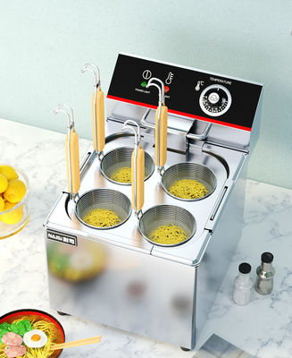 ファストフード用電動ヌードル炊飯機 レストランのキッチンでパスタ料理