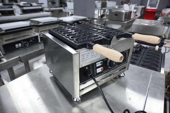 デジタルパネルと温度制御の便利な商用タイヤキワッフルメーカー