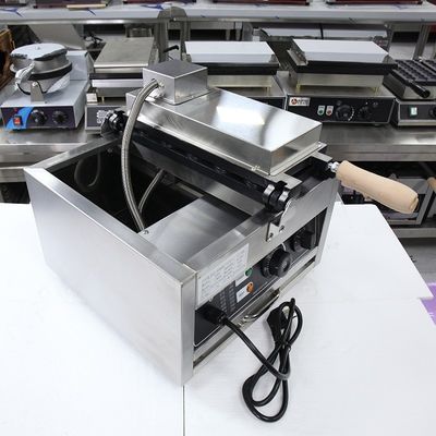 他のスナックマシン 商業用 バナナ形電気ワッフルウェーファーメーカー 370*365*260mm